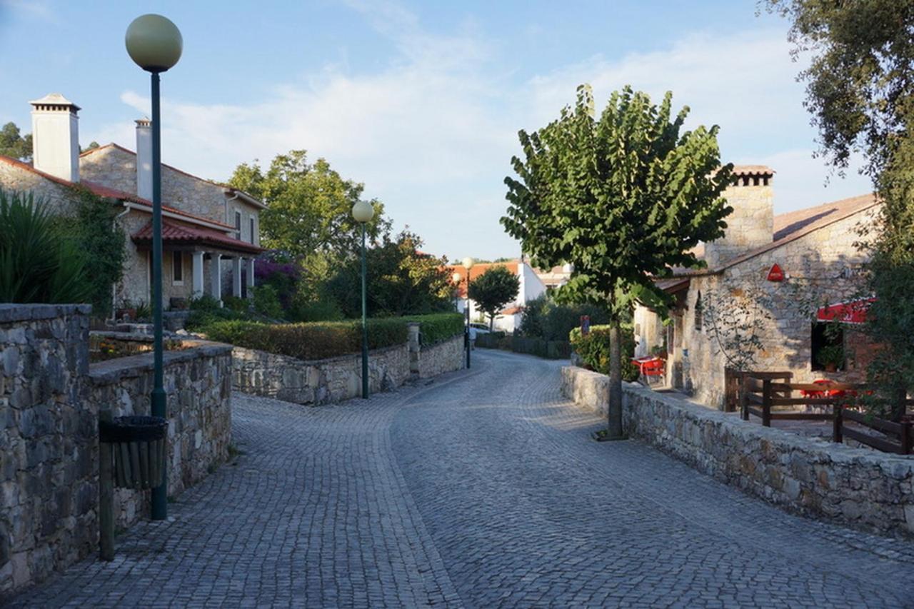 Quartos Confortaveis Em Casa Proximo Ao Mosteiro Баталя Екстер'єр фото
